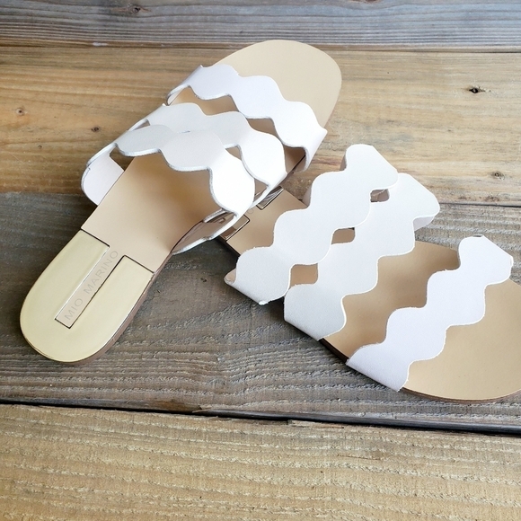 scalloped leather scandals - Picture 2 of 5